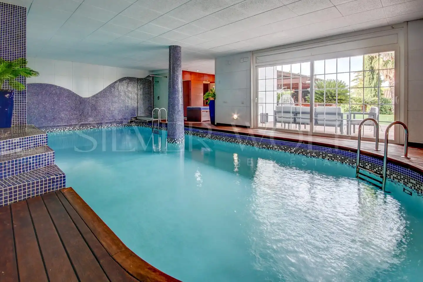 Swimming pool of Houses for sale in Sant Cugat del Vallès  with Air Conditioner, Heating and Private garden