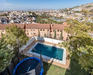 Piscina de Casa o xalet en venda en  Granada Capital amb Aire condicionat, Calefacció i Jardí privat