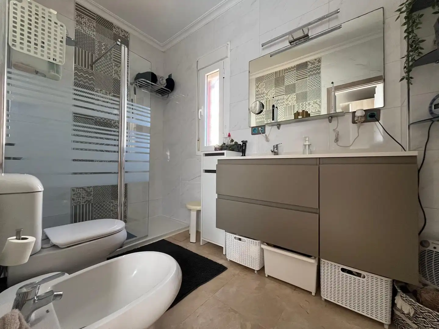 Baño de Casa o chalet en venta en Montequinto con Aire acondicionado, Calefacción y Jardín privado