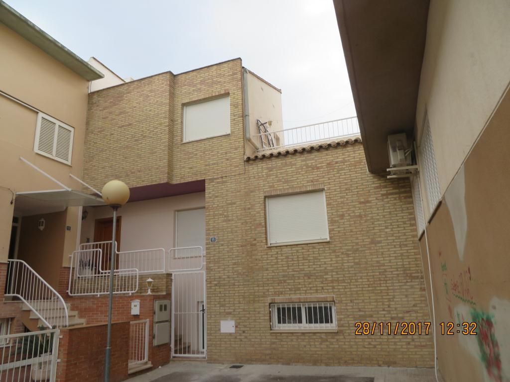 Exterior view of Single-family semi-detached for sale in Alberic