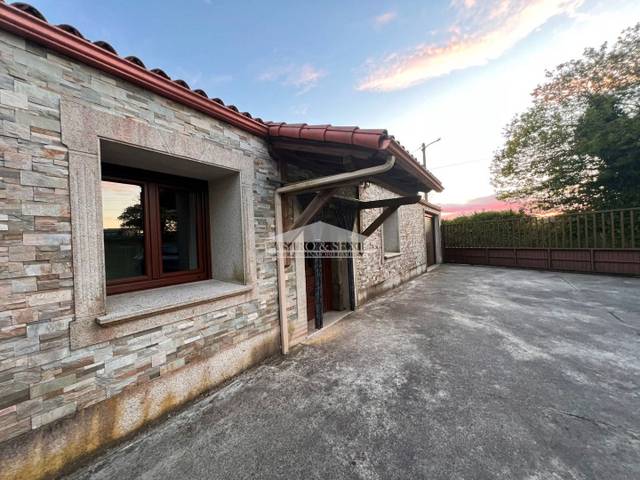 Casa-chalet en Venta en Toques