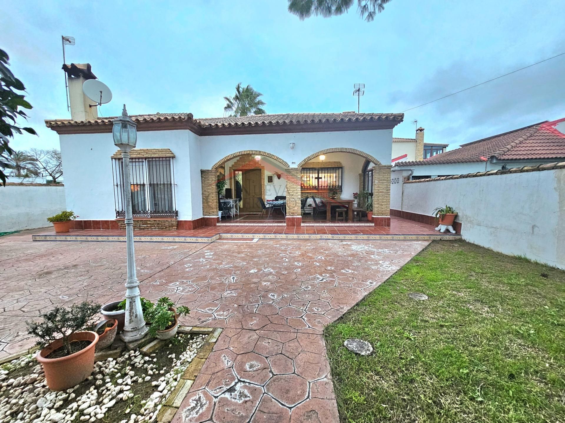 Vista exterior de Casa o chalet en venta en Chiclana de la Frontera