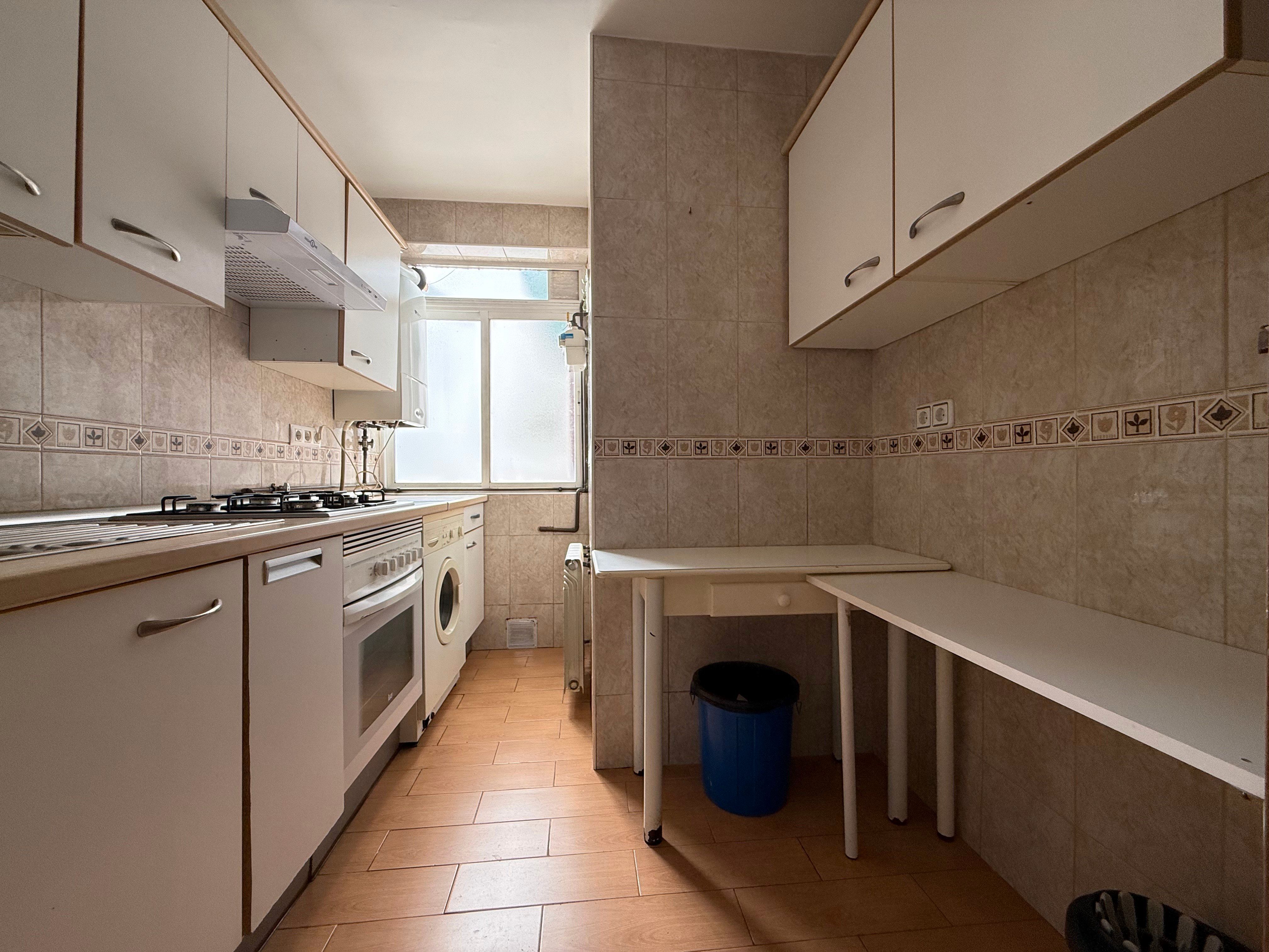Kitchen of Flat for sale in  Madrid Capital  with Heating