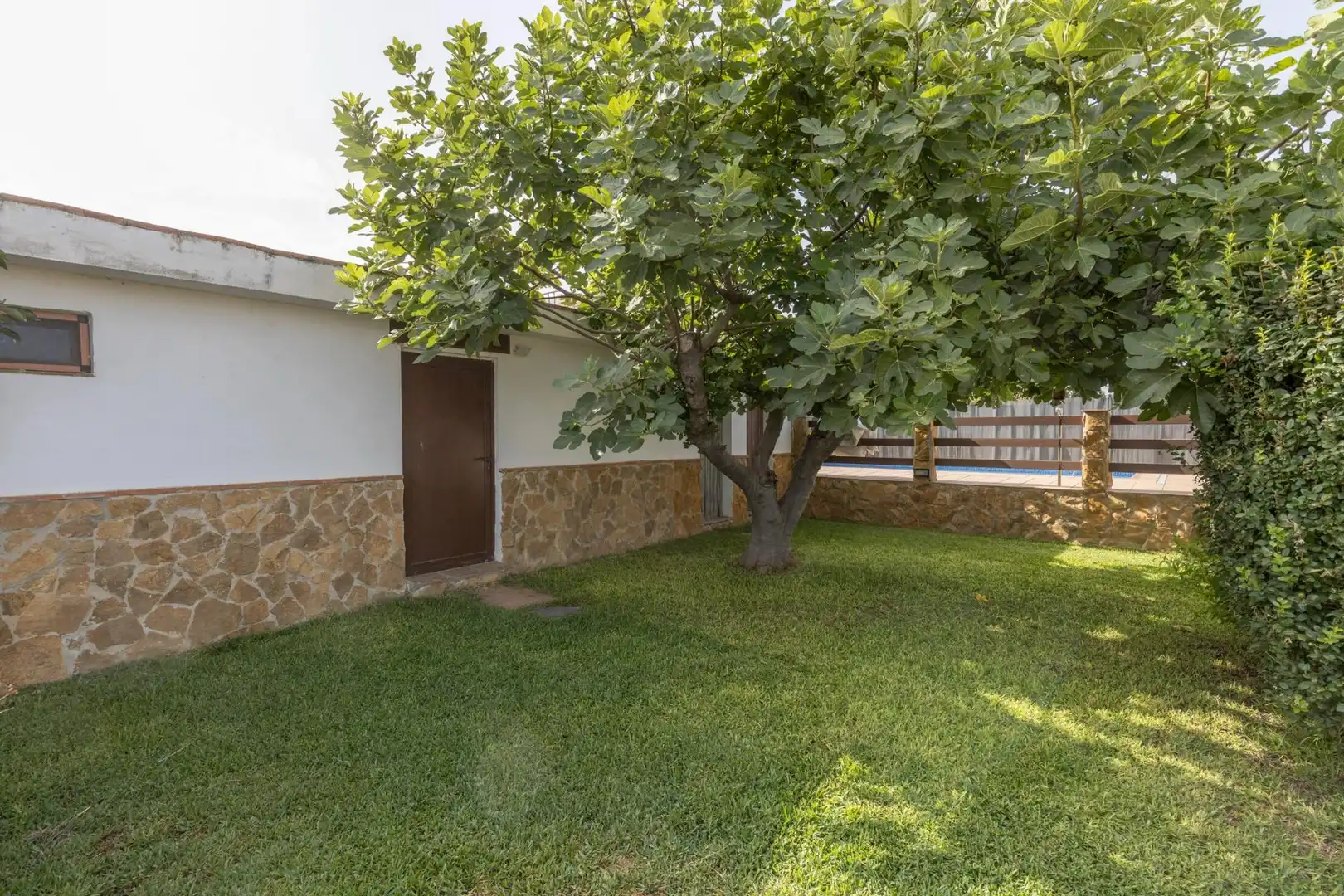 Jardí de Finca rústica en venda en Pinos Puente amb Jardí privat, Traster i Piscina