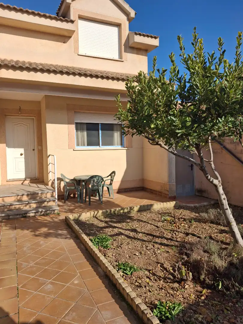 Jardín de Casa adosada en venta en La Puebla de Almoradiel con Calefacción, Jardín privado y Amueblado