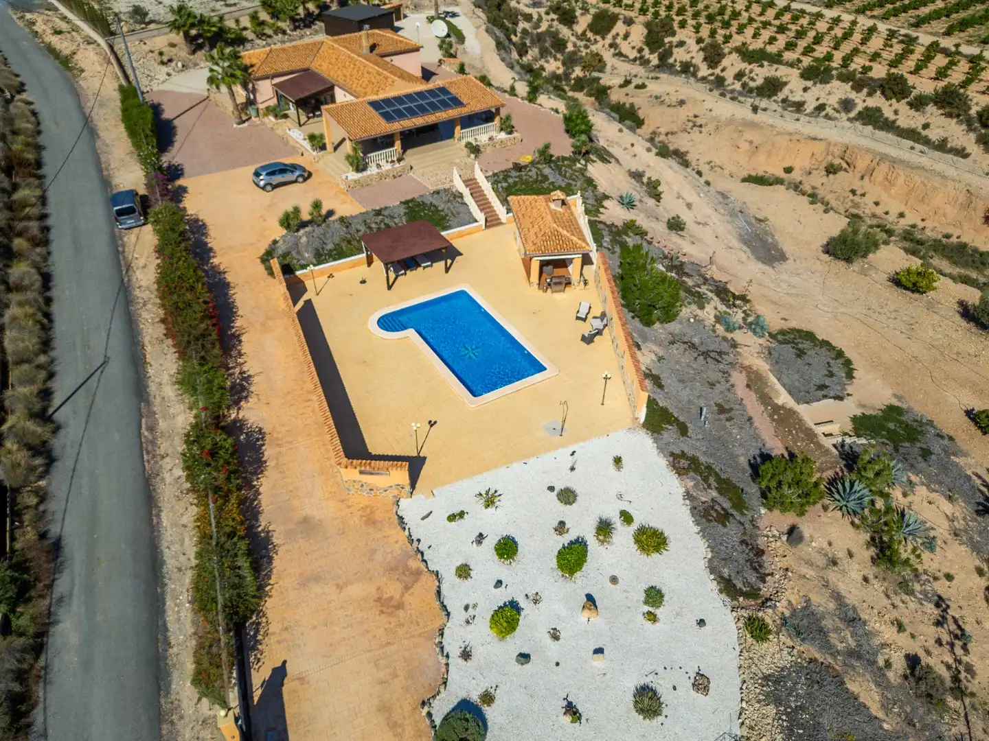 Vista exterior de Casa o xalet en venda en Albatera amb Aire condicionat, Calefacció i Jardí privat