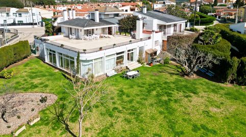 Villa de 975 m en una tranquila zona residencial de Roses, cerca del centro y de la playa.La casa está dividida en varios niveles., image 2