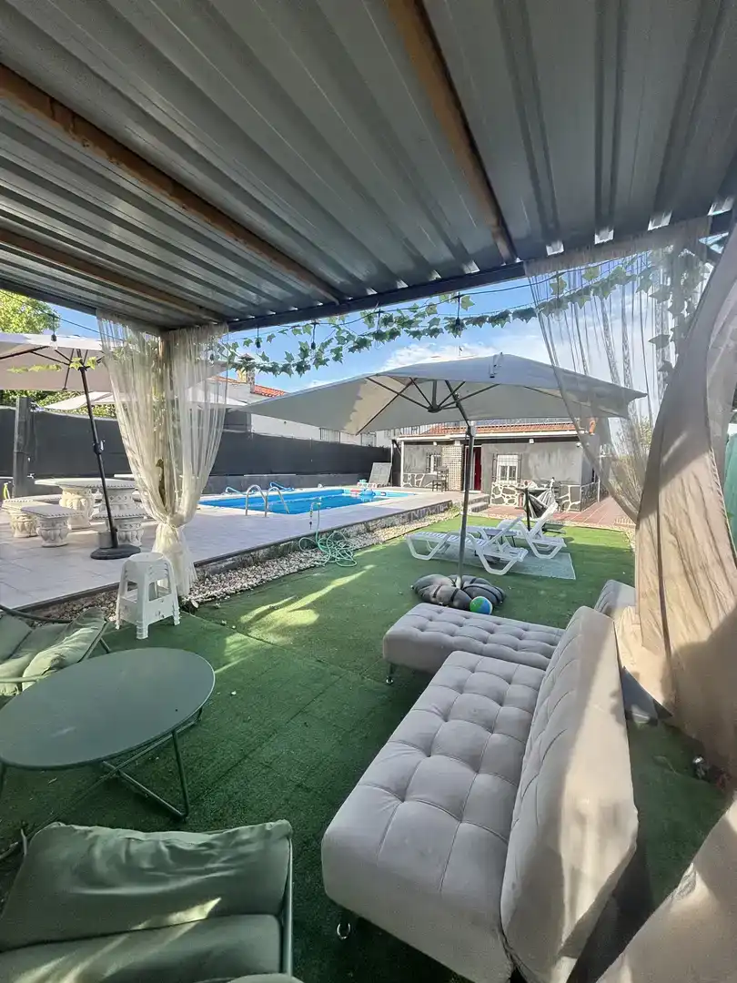 Terrassa de Casa o xalet en venda en Yuncos amb Aire condicionat i Piscina