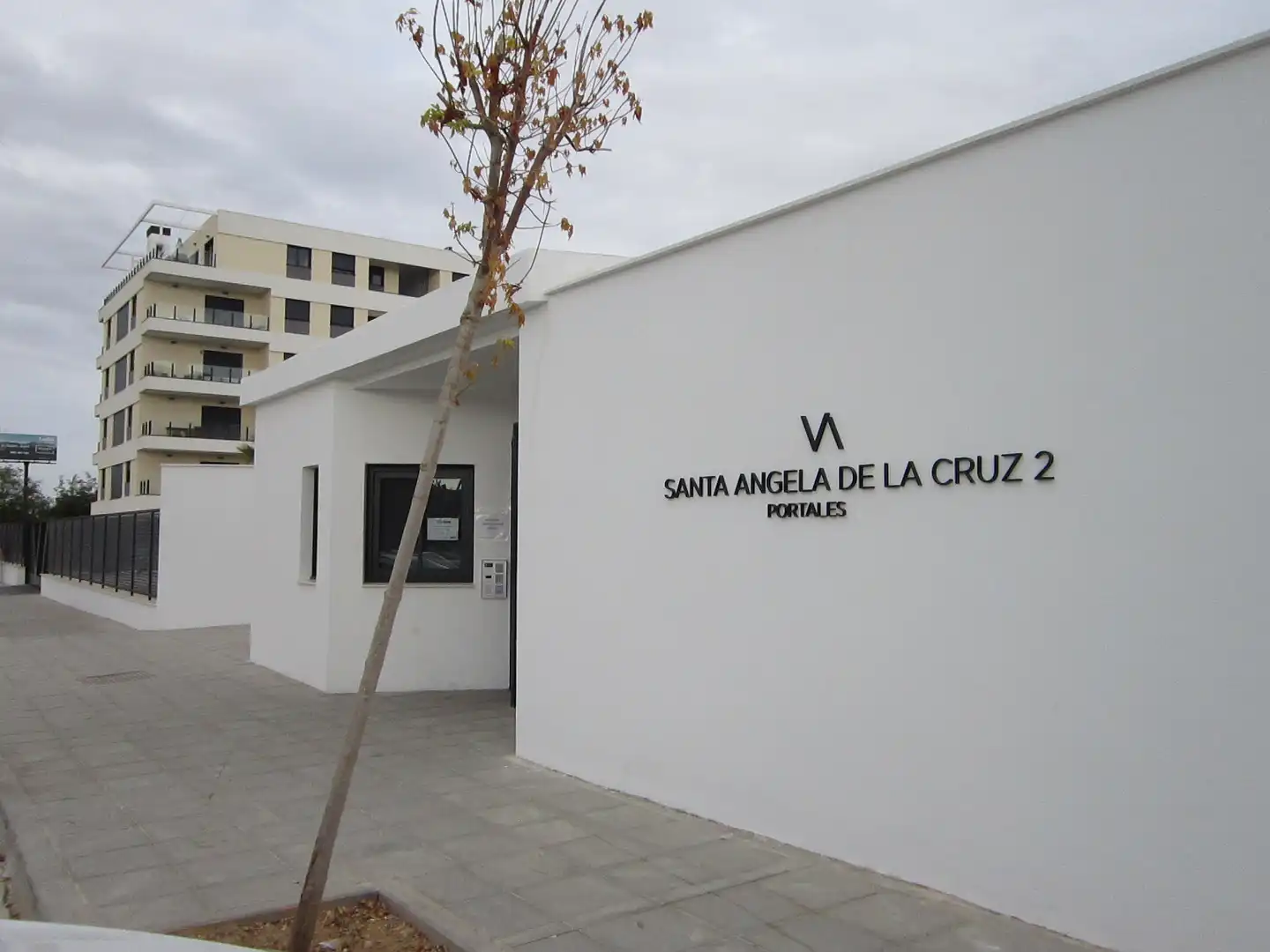 Local de alquiler en Calle Santa Ángela de la Cruz, Nuevo Bulevar