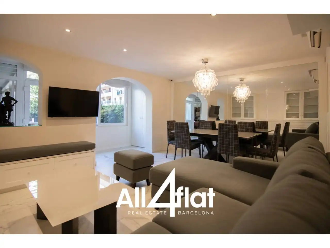 Flat with lift for sale in Calle Villarroel, imagen 3