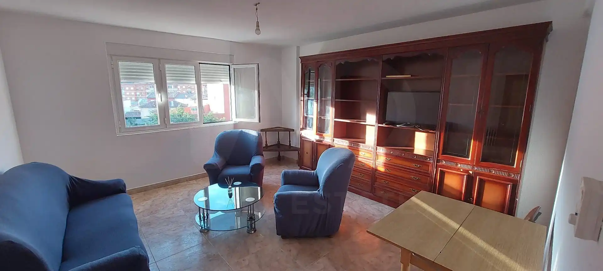 Sala de estar de Piso de alquiler en La Robla  con Terraza
