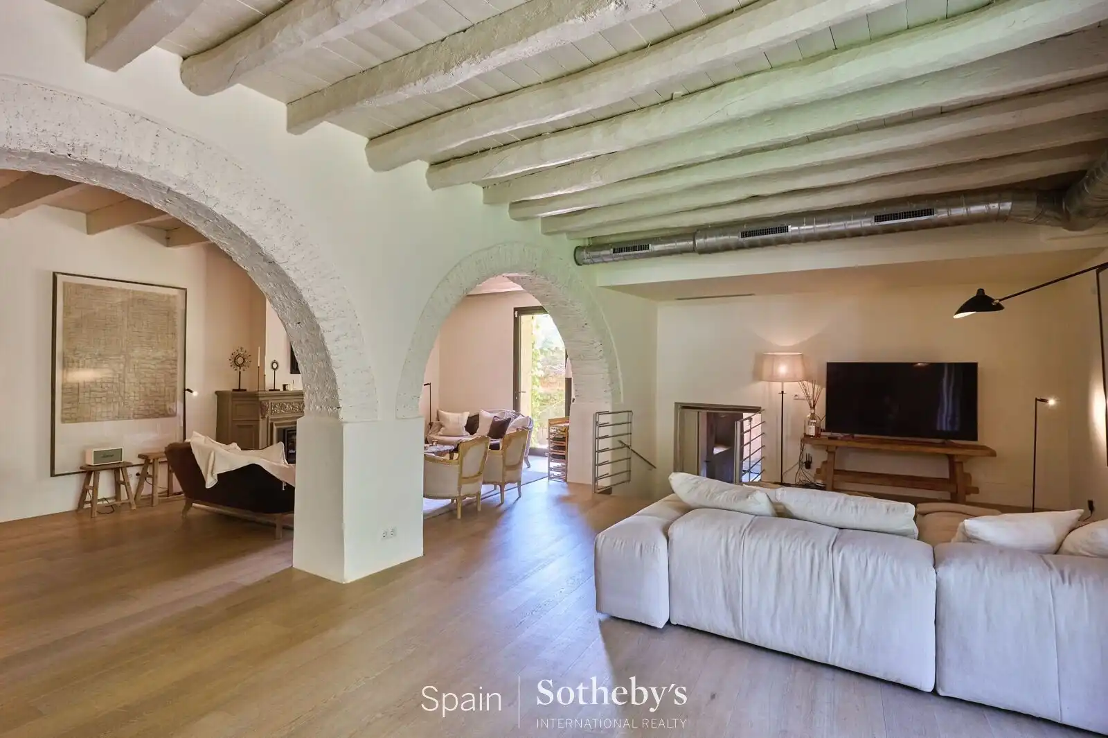 Sala d'estar de Casa o xalet en venda en Alella amb Aire condicionat, Calefacció i Jardí privat