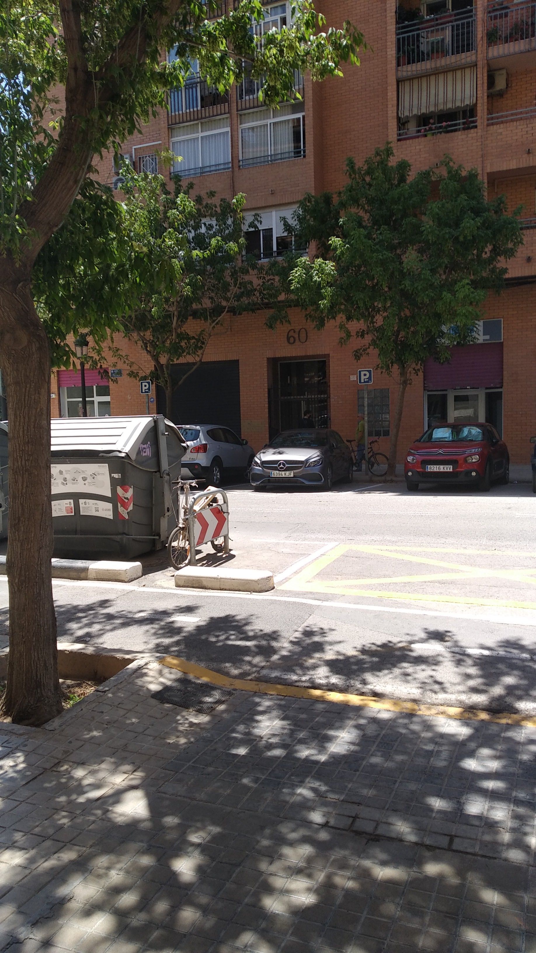 Garatge de lloguer a Carrer de la Pianista Empar Iturbi, Malilla