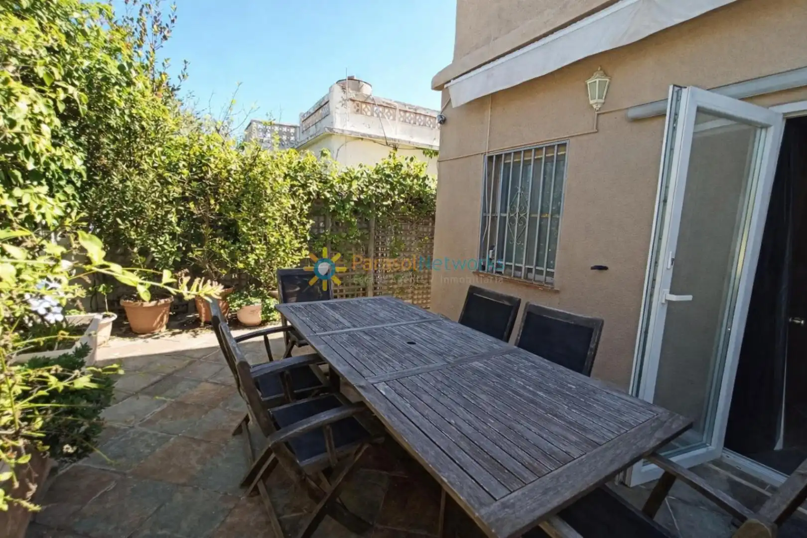 Jardí de Casa o xalet en venda en Oliva amb Aire condicionat, Jardí privat i Terrassa