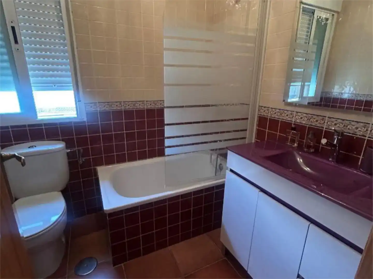 Bany de Pis en venda en Hontanares de Eresma amb Jardí privat, Traster i Piscina