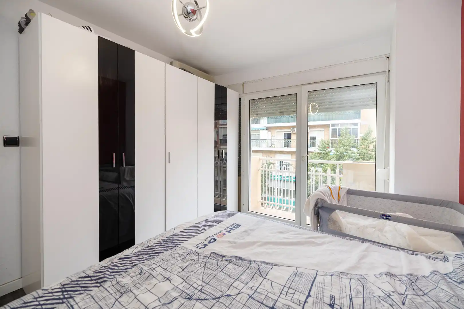 Bedroom of Flat for sale in Málaga  with Air Conditioner, Furnished and Balcony