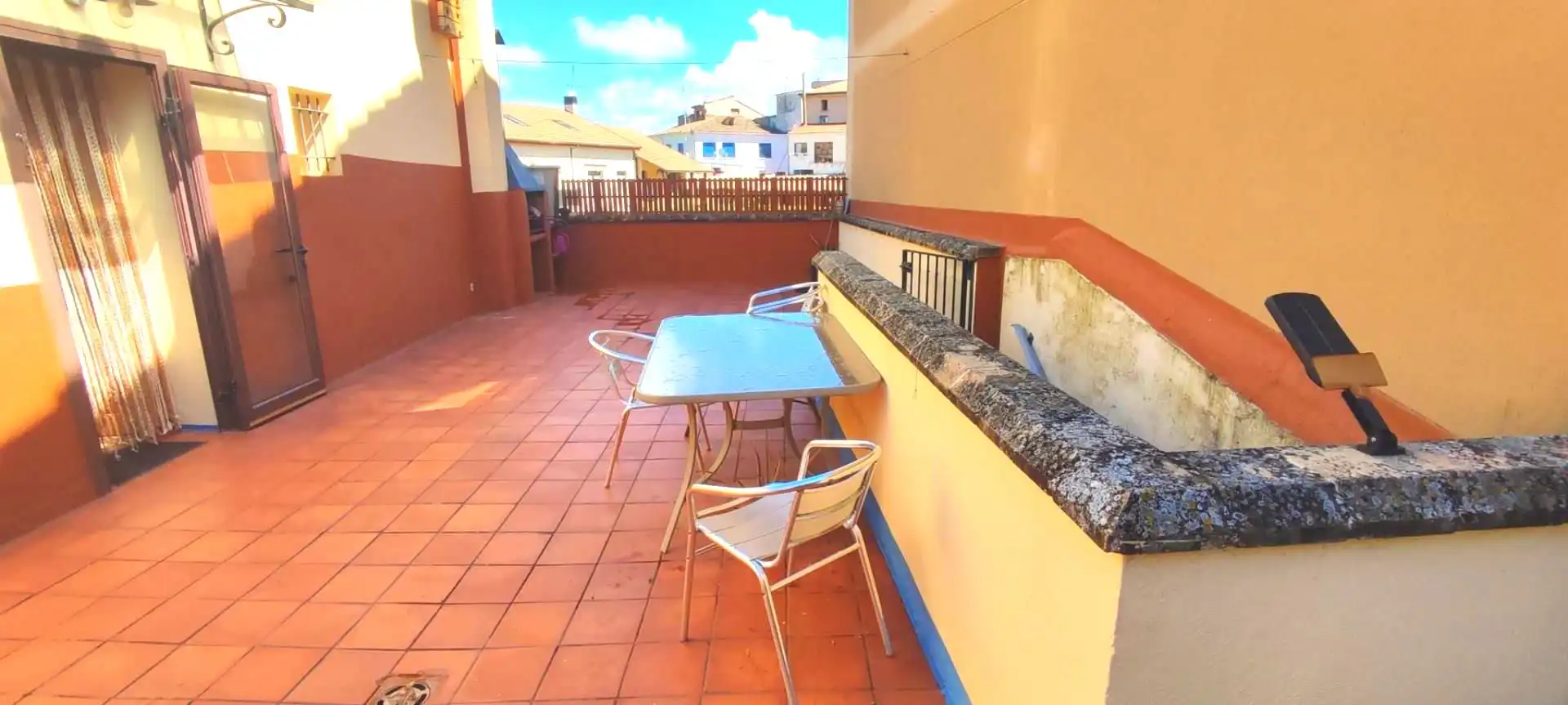 Terraza de Piso en venta en La Puebla de Castro con Calefacción, Terraza y Trastero