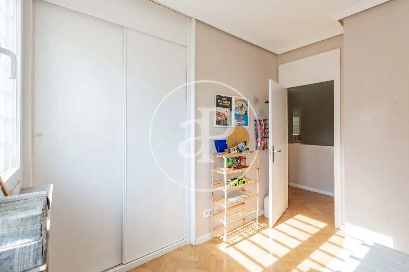 Habitación de Casa adosada en venta en Madrid con Aire acondicionado, Calefacción y Jardín privado