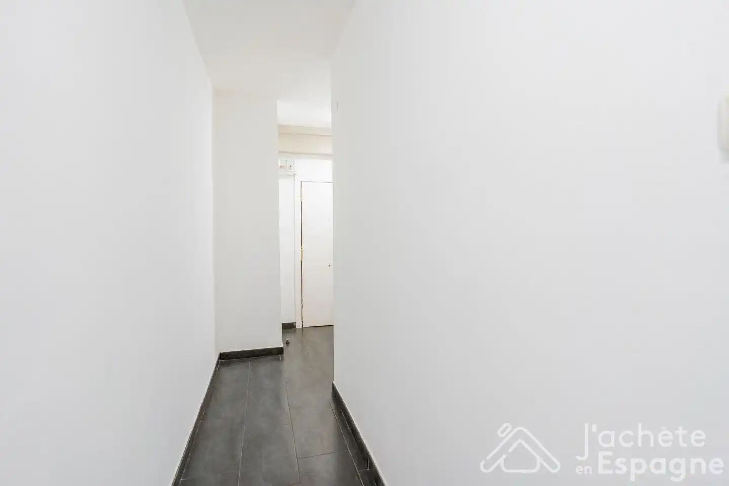 Flat for sale in Valencia  with Heating