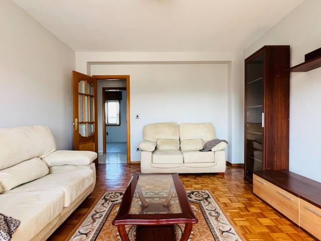 Piso en Venta en Calle de Pablo Picasso en Acea de Ama - O Burgo