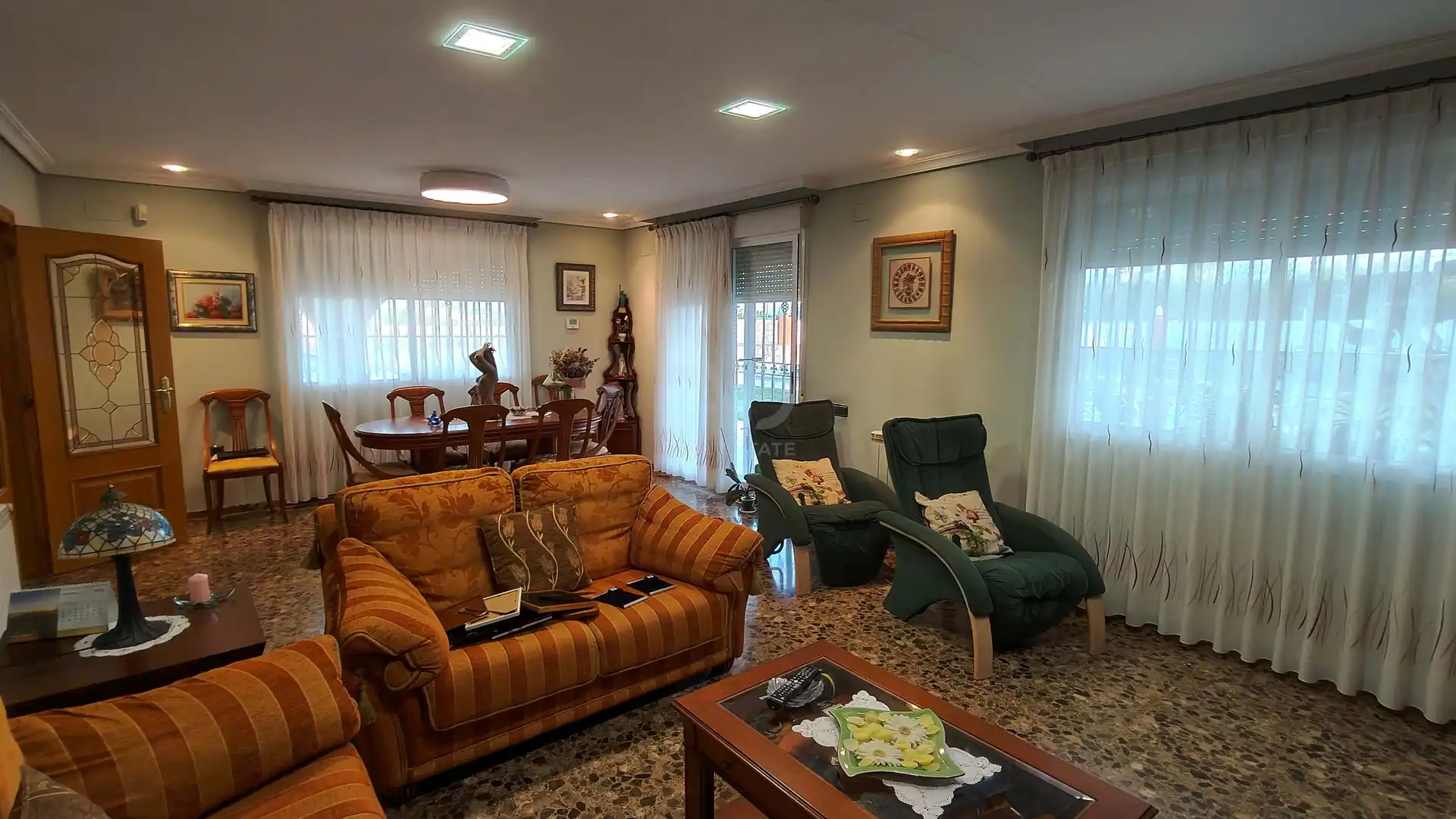 Sala d'estar de Casa o xalet en venda en Castellón de la Plana / Castelló de la Plana amb Calefacció, Terrassa i Piscina