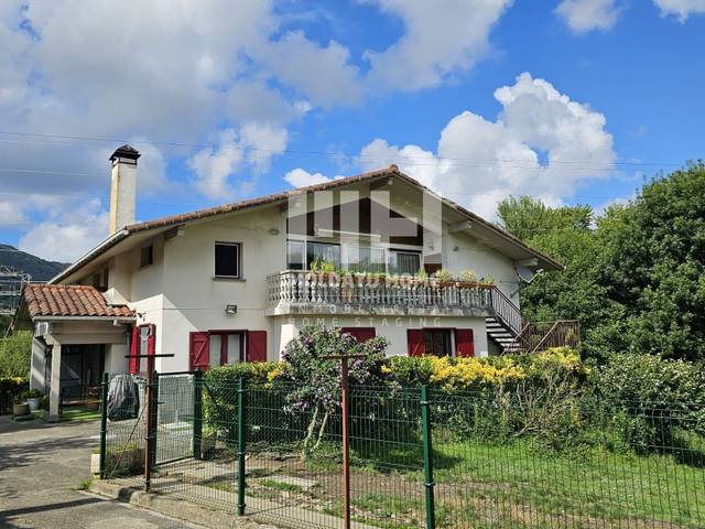 Casa-chalet en Venta en Lapice - Larreaundi - Olaberria - Meaka