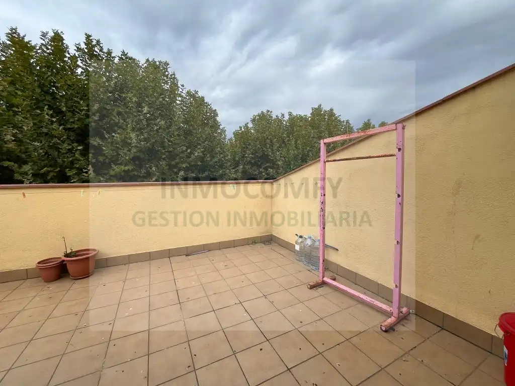 Terraza de Dúplex en venta en La Bisbal d'Empordà
