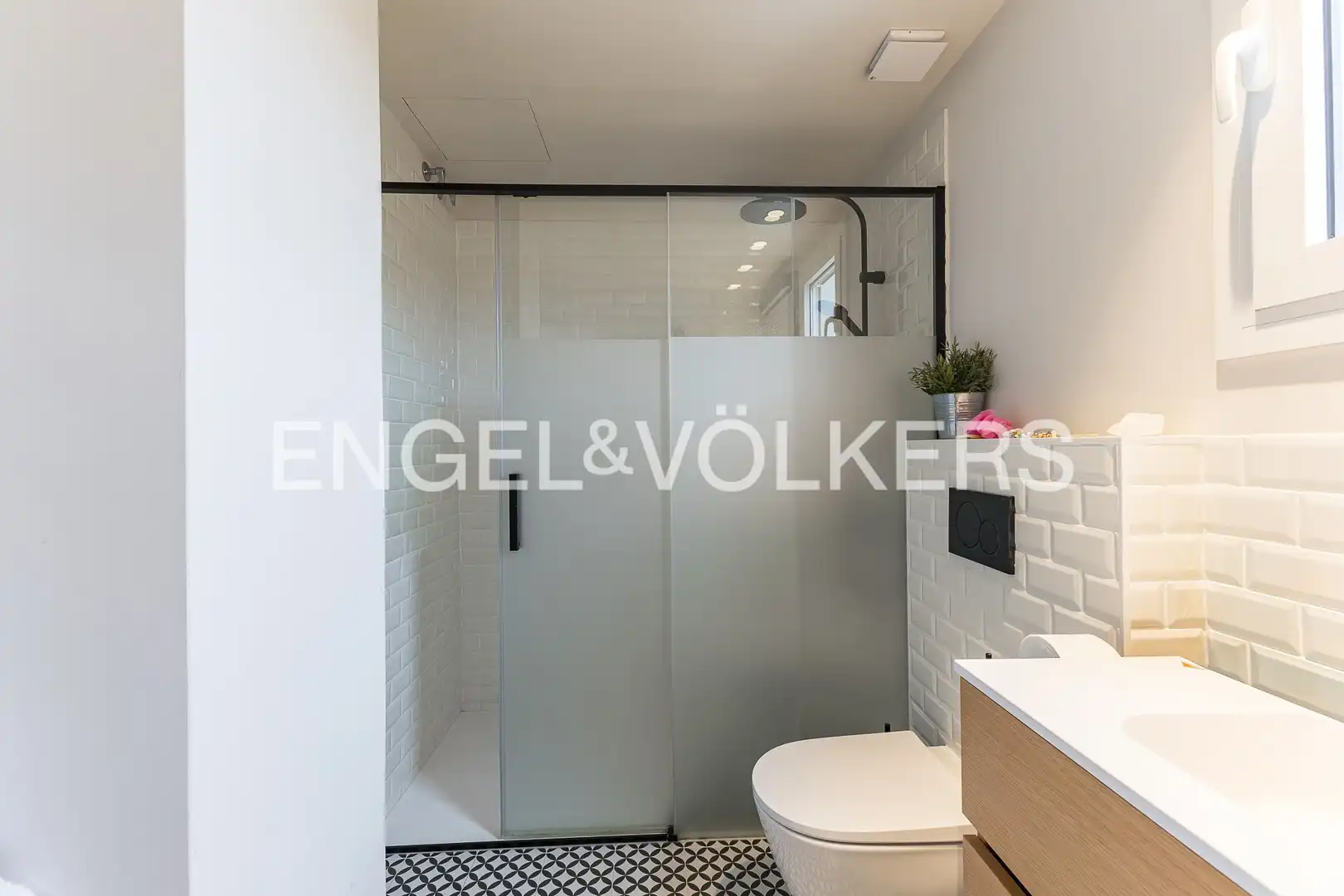 Bathroom of Houses for rent in Castelldefels  with Air Conditioner, Heating and Private garden