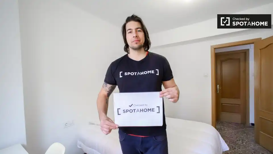Exterior view of Flat for rent in Valencia  with Air Conditioner, Heating and Furnished
