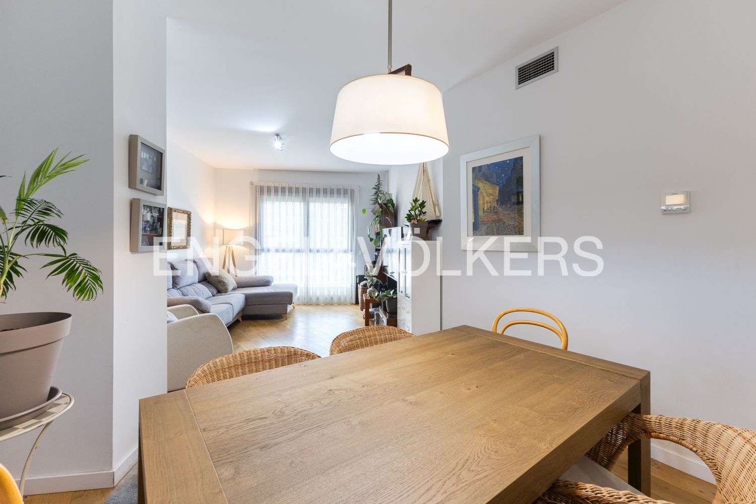 Exterior view of Apartment for sale in  Valencia Capital  with Air Conditioner, Heating and Parquet flooring