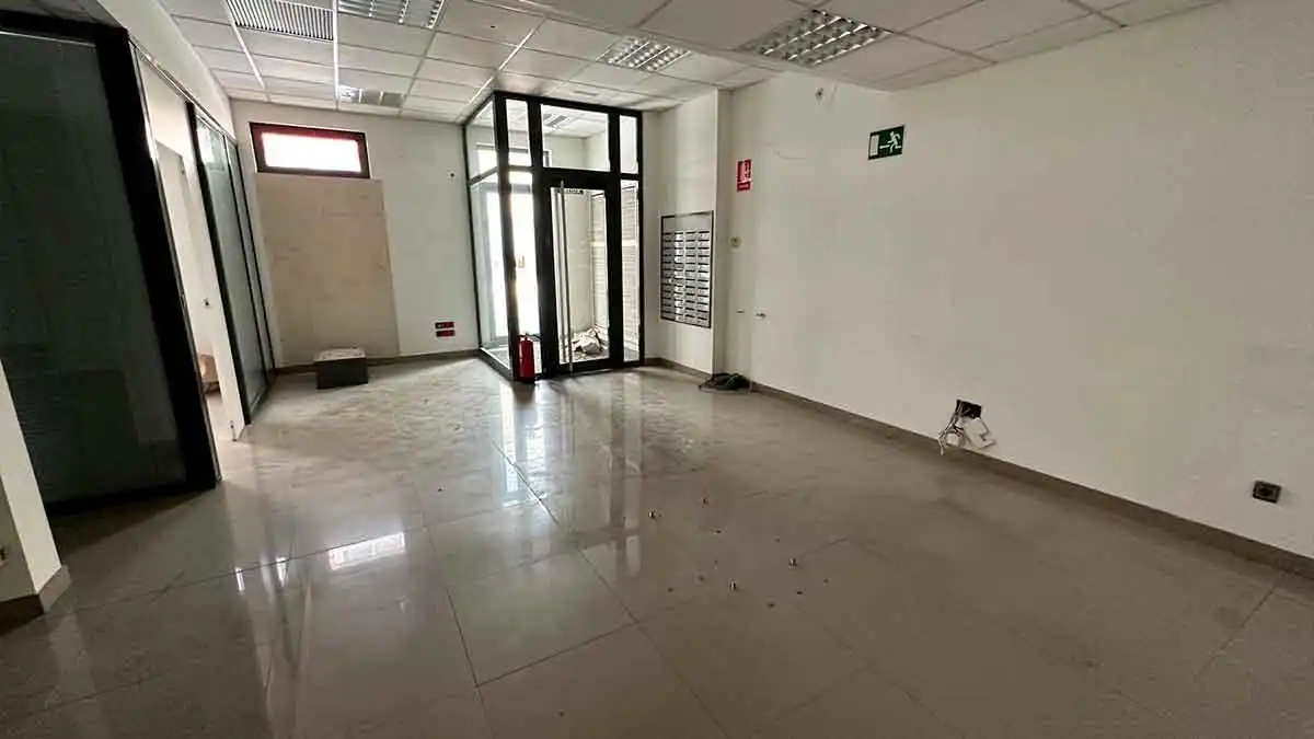 Local en venta en Cistierna