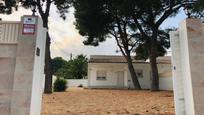 Vista exterior de Casa o xalet en venda en Mont-roig del Camp amb Jardí privat, Parquet i Terrassa