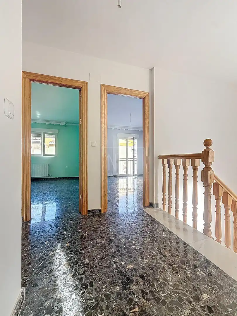 Casa adosada en venda en Las Gabias amb Calefacció