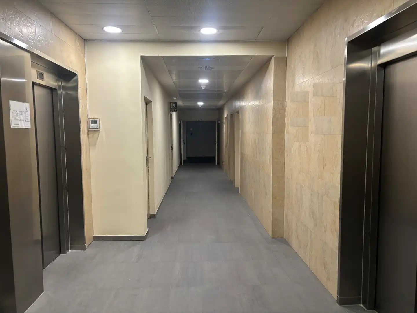 Büro zum Verkauf in Barcelona mit Klimaanlage, Heizung und Internet