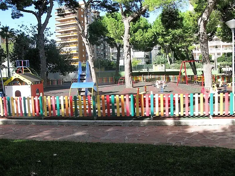 Jardín de Apartamento de alquiler en Benicasim / Benicàssim con Terraza, Amueblado y Lavadora