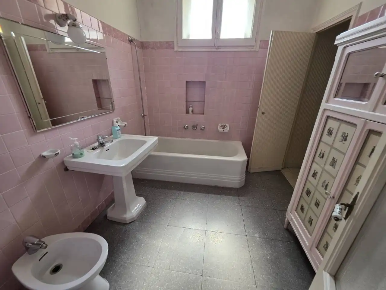 Badezimmer von Gebäude zum Verkauf in Manresa