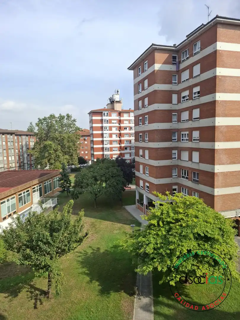 Vista exterior de Piso en venta en Gijón  con Calefacción, Parquet y Trastero