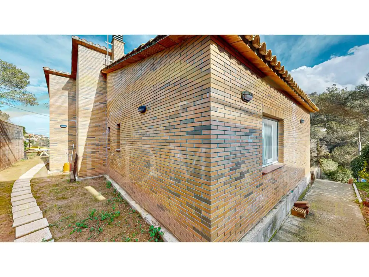 Vista exterior de Casa o xalet en venda en Corbera de Llobregat amb Calefacció i Terrassa