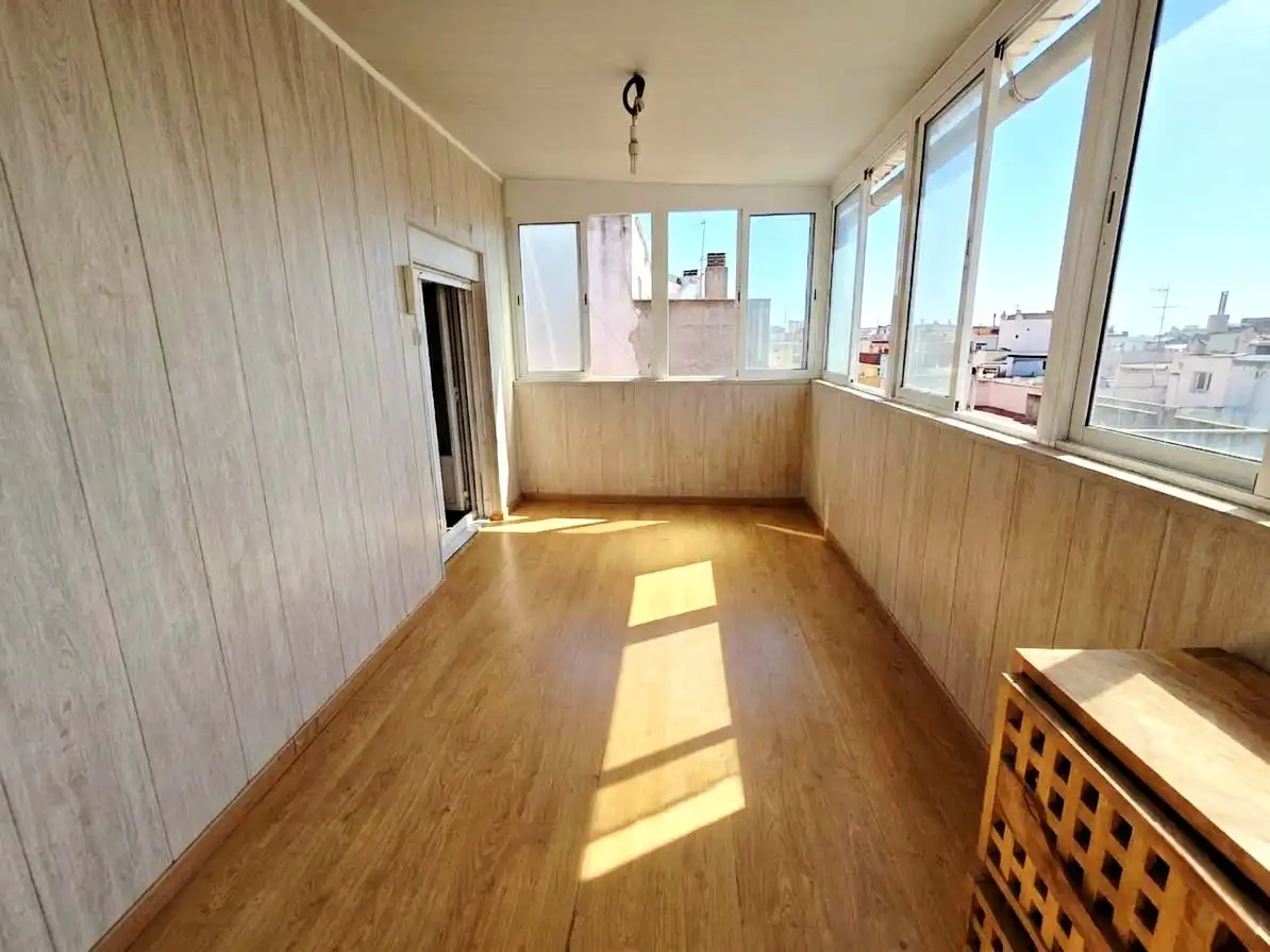Balcony of Duplexes for sale in L'Hospitalet de Llobregat  with Parquet flooring, Terrace and Oven