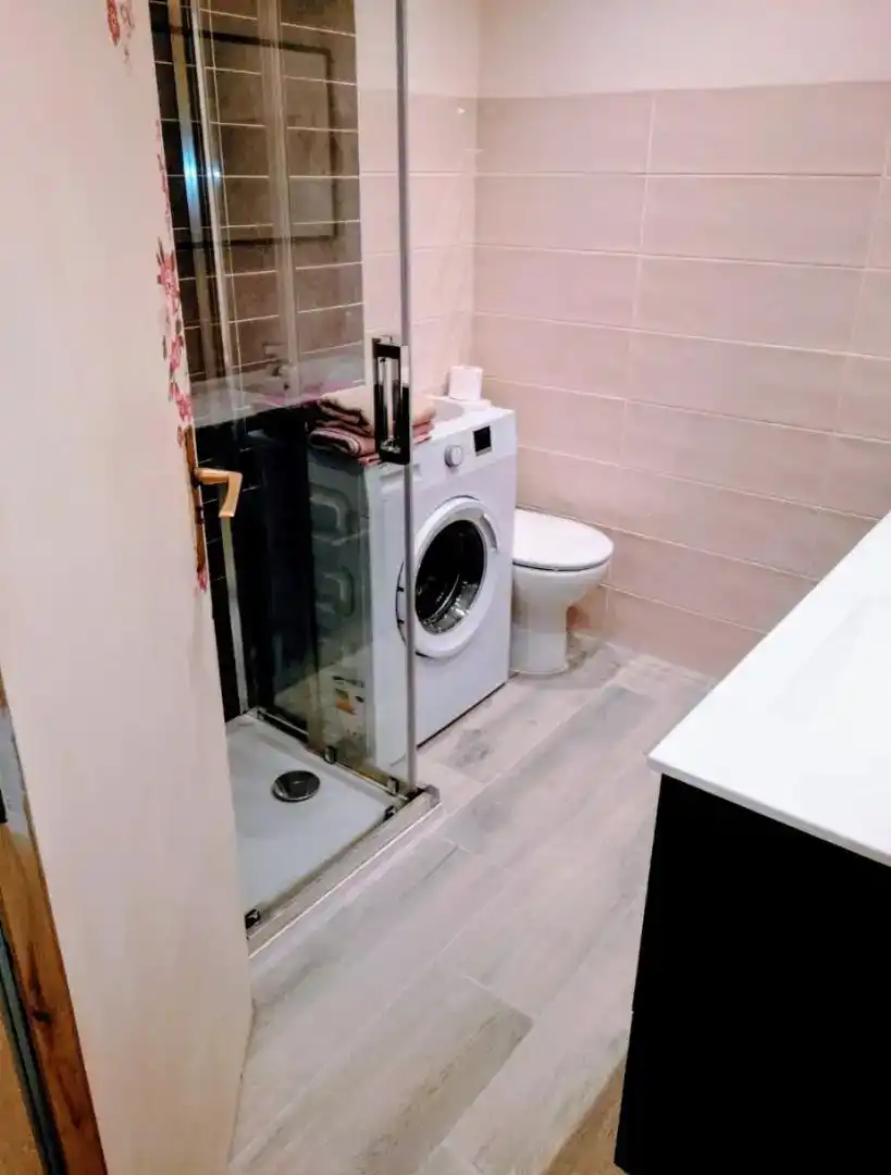 Baño de Piso para compartir en Centro