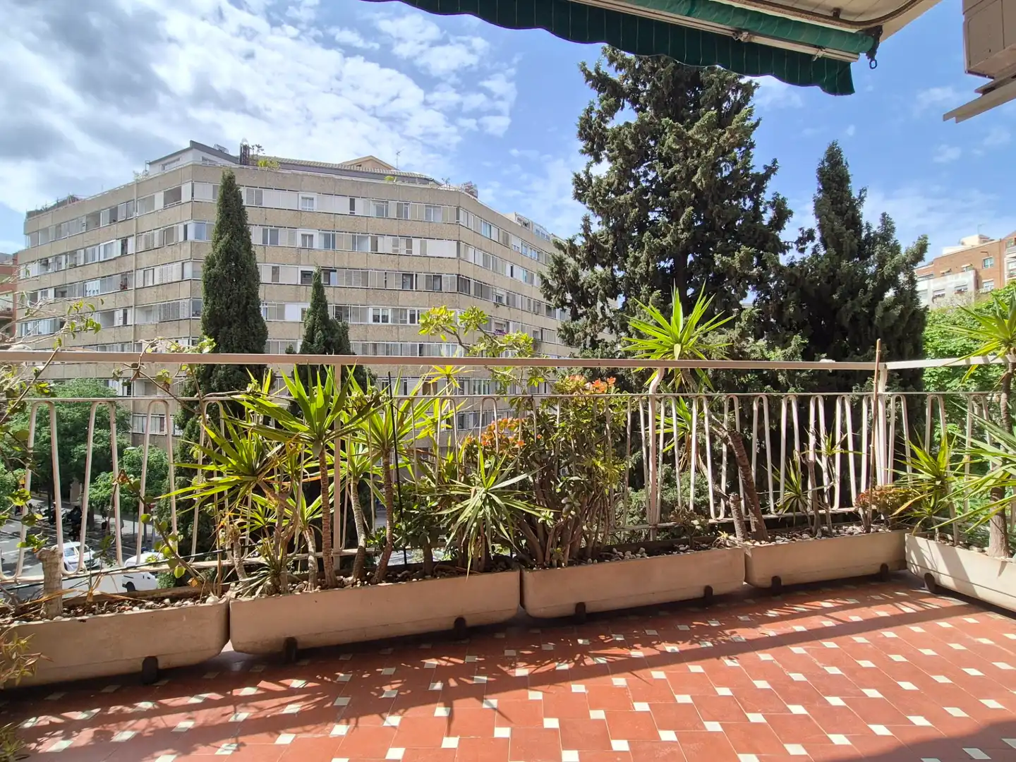 Terraza de Piso en venta en Barcelona con Calefacción, Horno y Balcón
