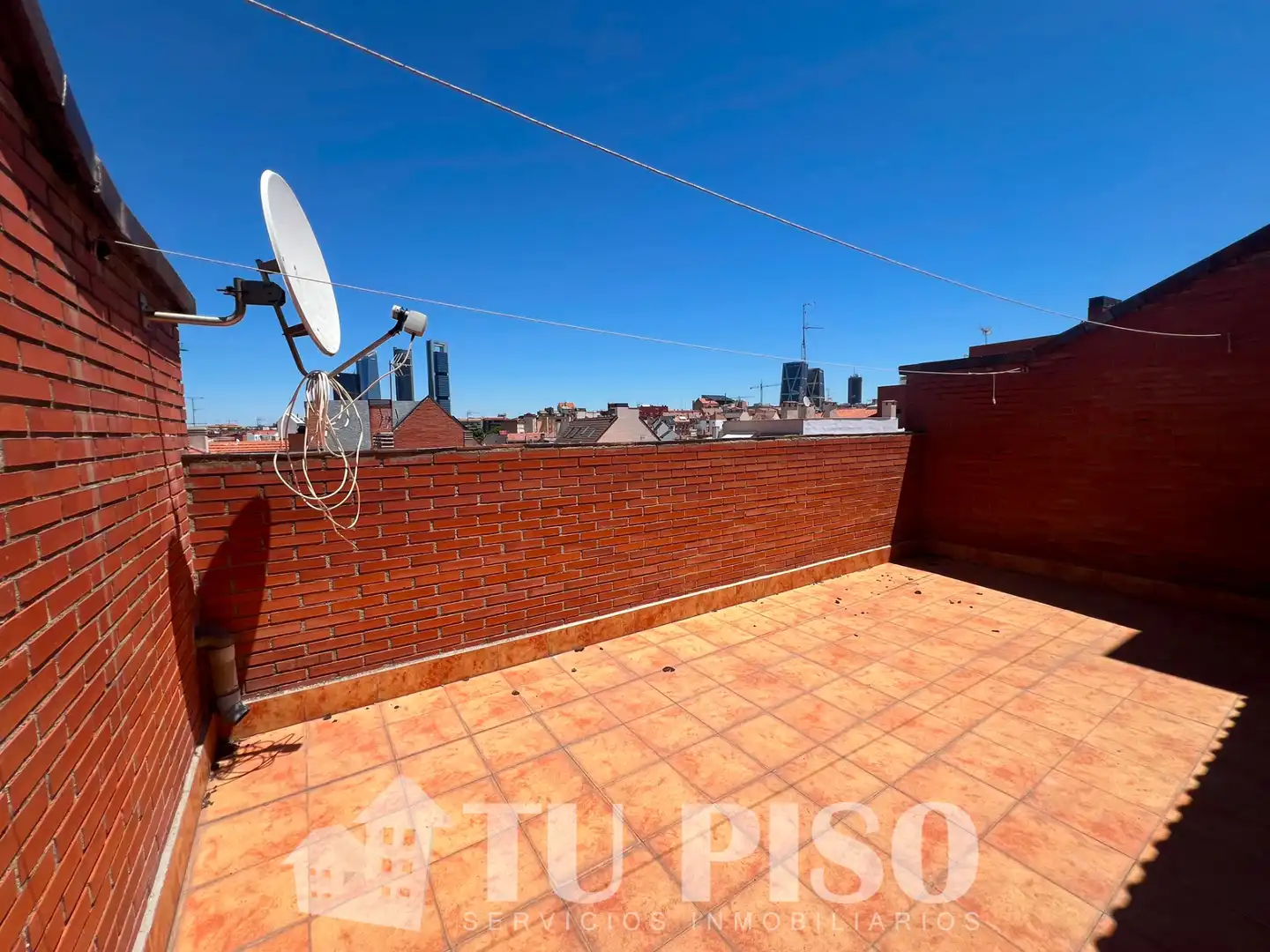 Terraza de Piso en venta en Madrid con Calefacción, Terraza y Amueblado