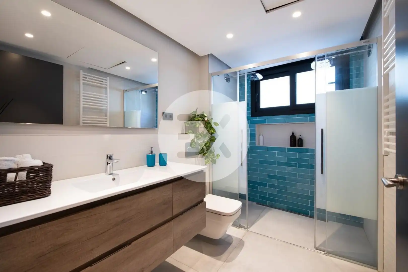 Bathroom of Houses for sale in Castelldefels  with Air Conditioner, Heating and Private garden