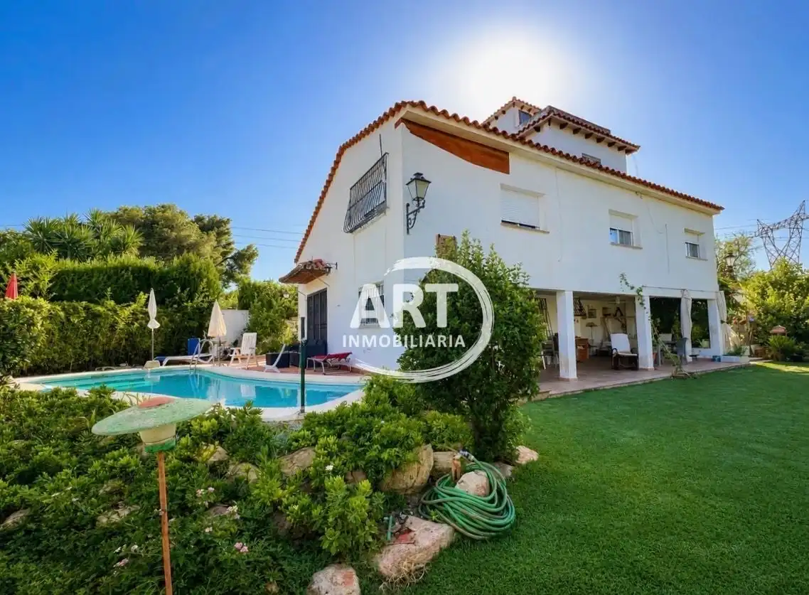 Jardín de Casa o chalet en venta en L'Eliana con Aire acondicionado, Calefacción y Jardín privado