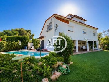Casa con piscina in vendita a El Greco