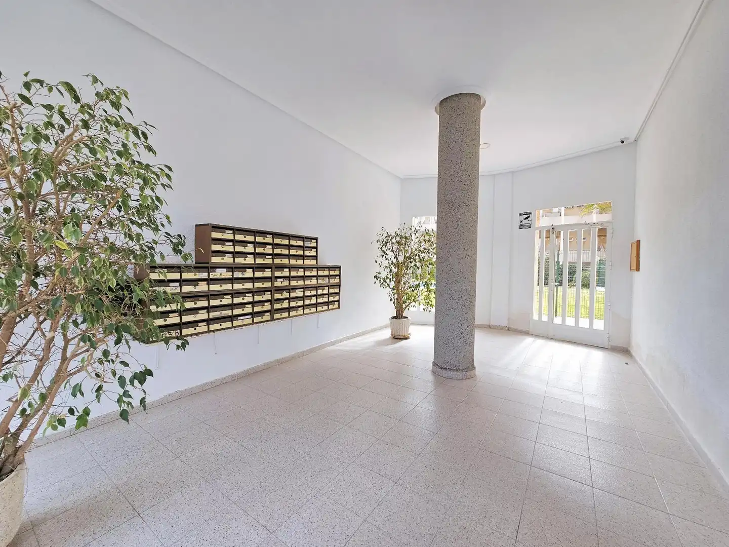 Apartamento de alquiler en La Manga del Mar Menor con Terraza y Piscina