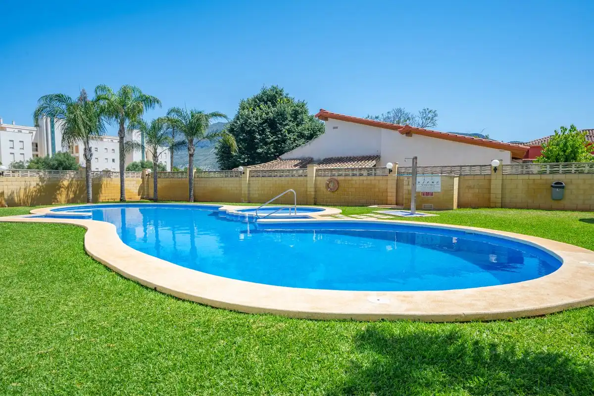 Schwimmbecken von Erdgeschoss zum Verkauf in Dénia mit Klimaanlage, Heizung und Terrasse