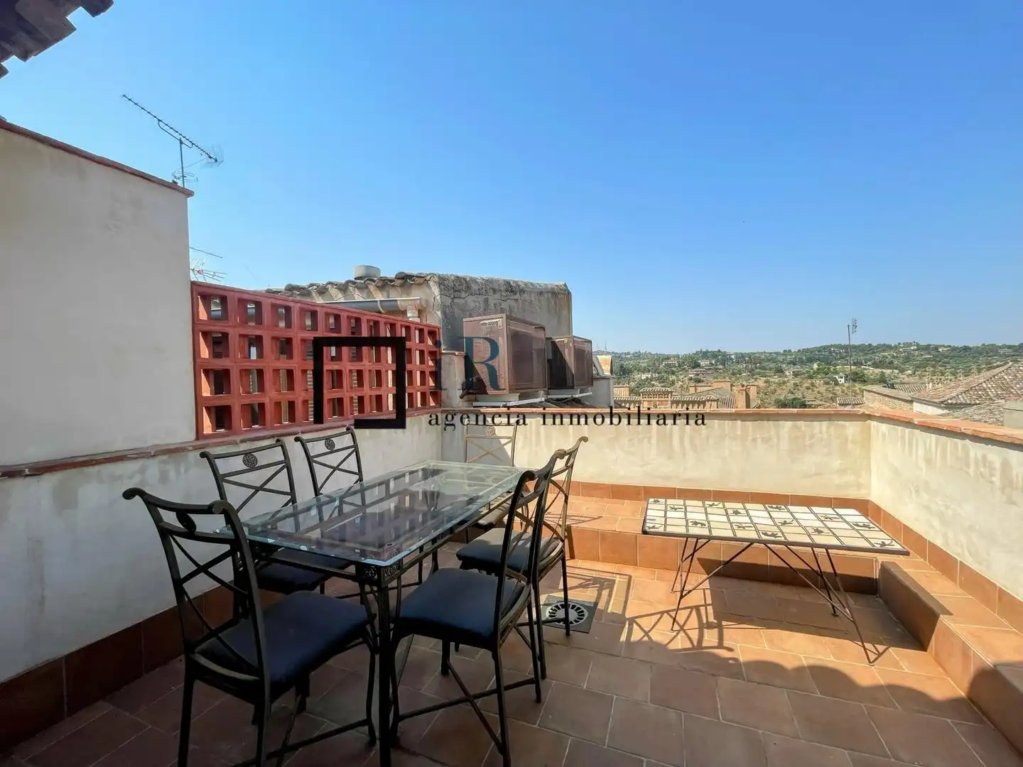 Terrace of Detached homes for rent in Toledo  with Air Conditioner, Heating and Terrace