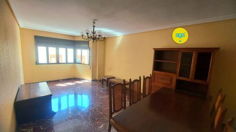 Foto 2 de Piso en venta en Rastro, Avda de Madrid - Pº de la Estación, Jaén Capital