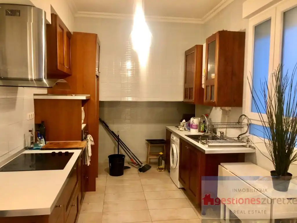 Cocina de Piso de alquiler en Bilbao  con Amueblado y Balcón